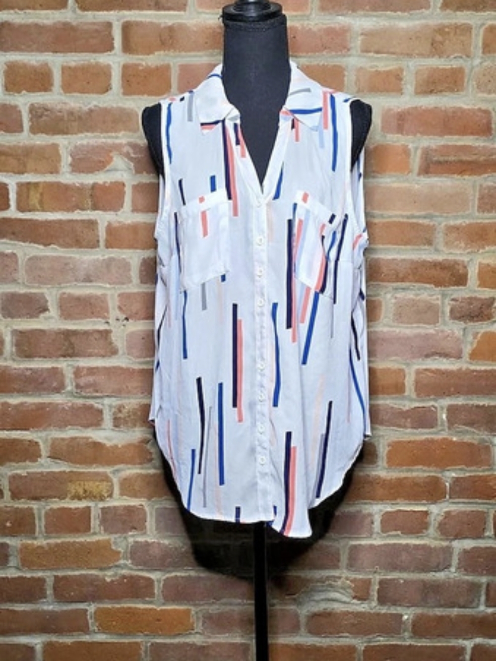 Torrid Abstract Geometric Stripe Sleeveless Button Down Blouse Size 0 XL